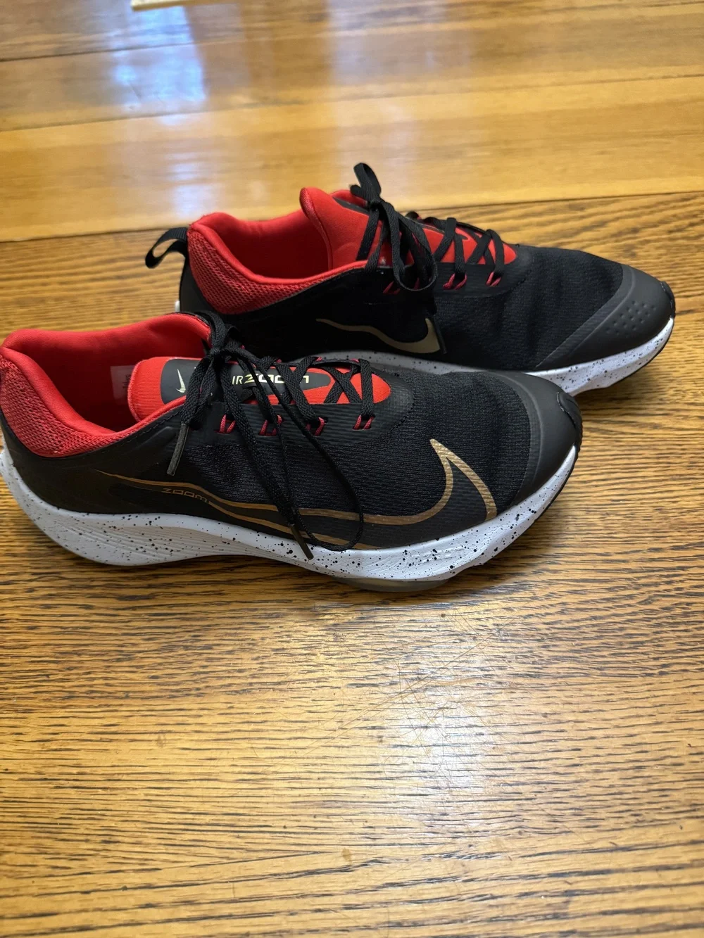 Nike Zoom Gravity Shoes Mens Size 7Y Black Red Gold Running Sneakers CJ2088-003